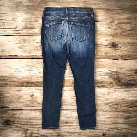 Express Mid Rise Legging Jeans - Size 6 Short - Lightly Distressed Look - Picture 2 of 4